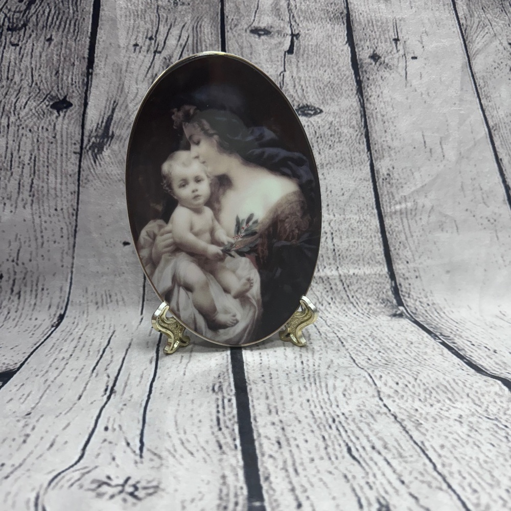 Decorative porcelain plate TBN